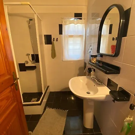 Quarto em Acomodações Particulares Avlida House
